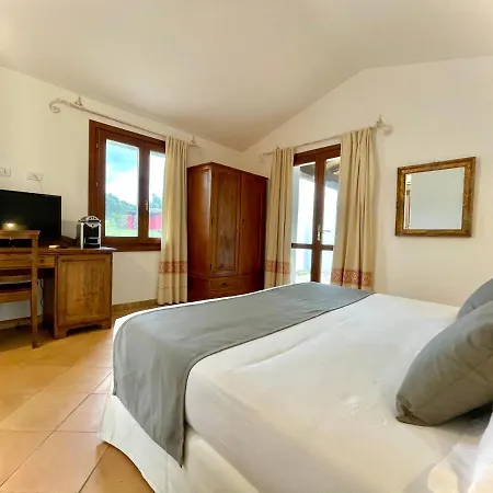 Punta D'acu Country *